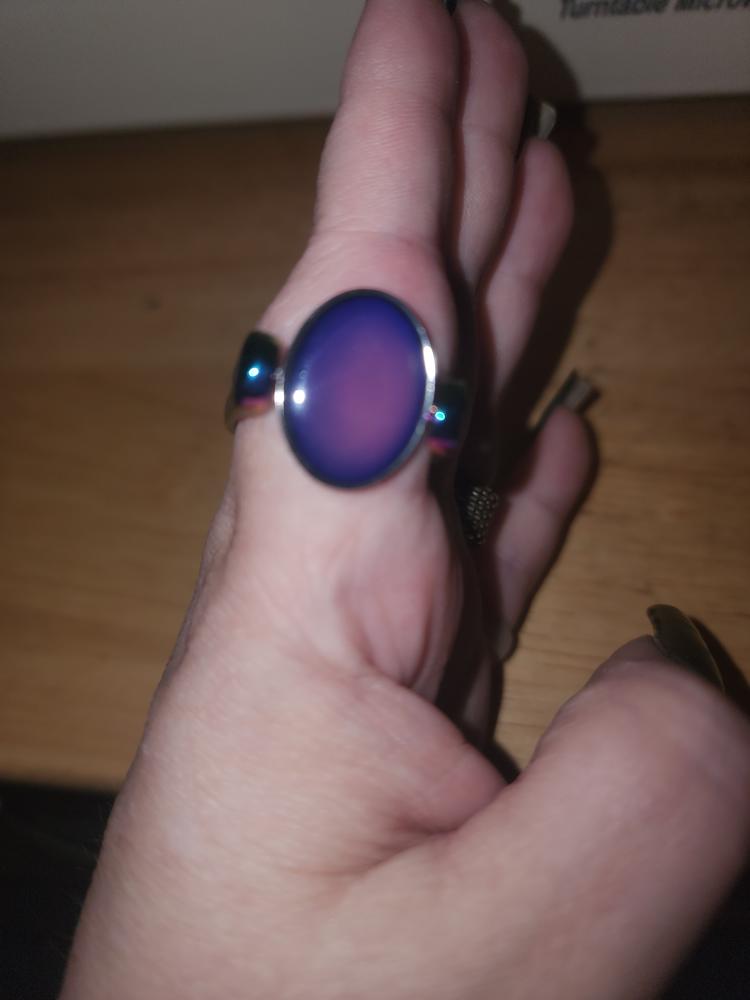 Mood Color-Changing Oval Fidget Ring - Customer Photo From Kendra
