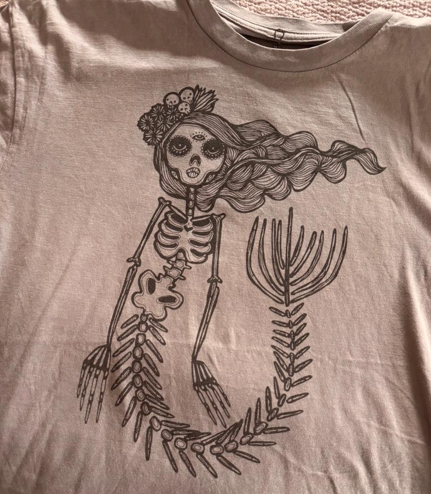 Skeleton Mermaid Ara Graphic Boyfriend Tee - Customer Photo From Tamara Holubar