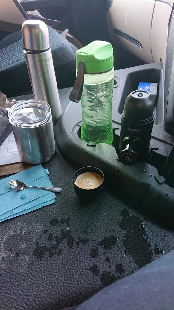 WACACO Minipresso NS, cafetera espresso portátil, cápsulas originales  Nespresso compatibles y compatibles, cafetera de mano, artilugios de viaje,  operado manualmente, perfecto para acampar