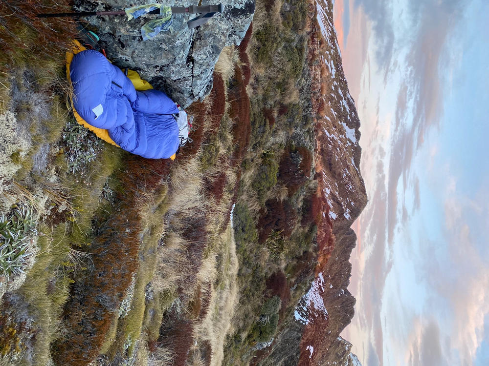 Feathered Friends Petrel 10 YF Women's Sleeping Bag Feathered Friends Petrel 10 YF Women's Sleeping Bag