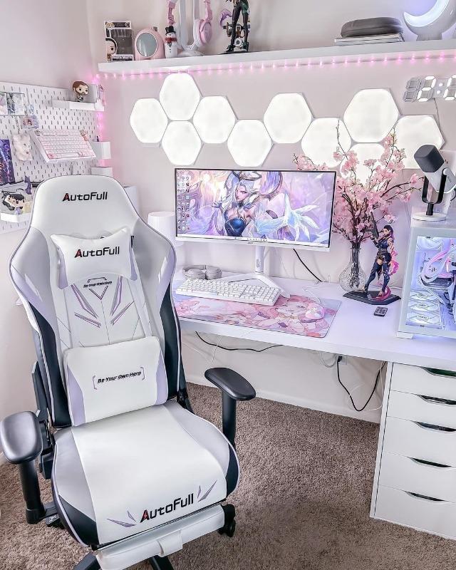 AutoFull Gaming Chair, Mechanical Warrior Style, White Color - Customer Photo From Chris H.