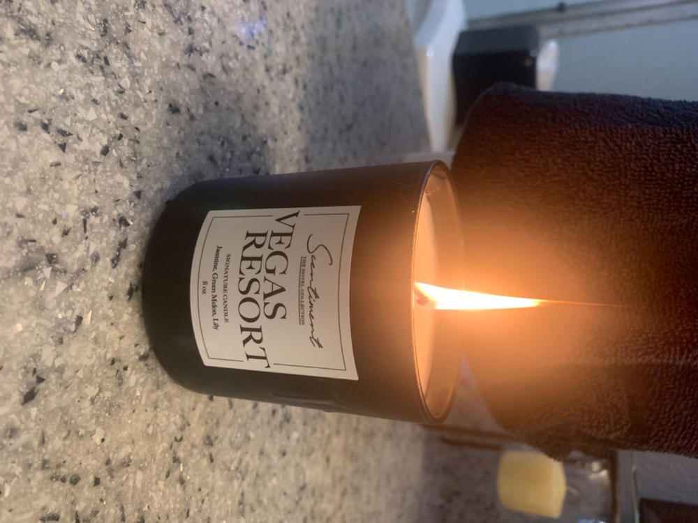 Vegas Resort Candle - Customer Photo From Calvin Bierstedt