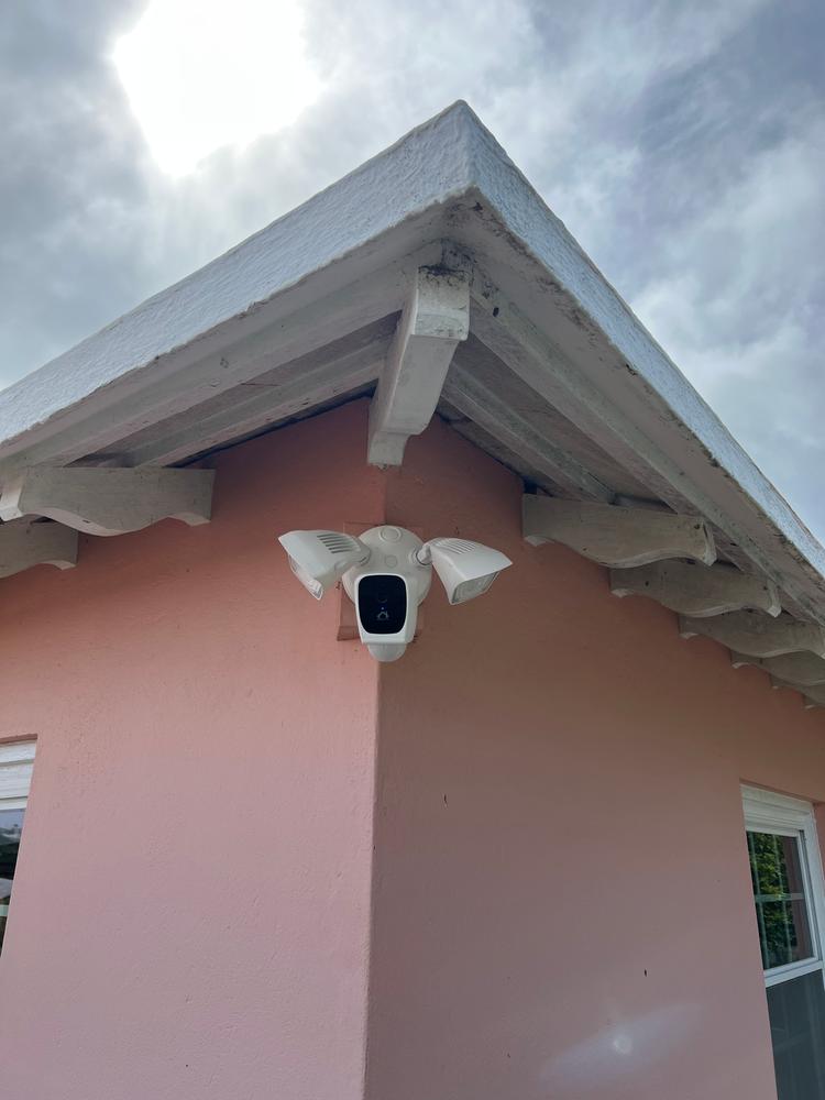 1080p HD WiFi Surveillance Floodlight Camera - Customer Photo From John Henry Heman Smith Jr.