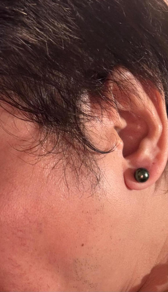 Tahitian Pearl 18K Gold Stud Earrings - 8.6mm to 8.7mm - Customer Photo From Justin Marc Chan