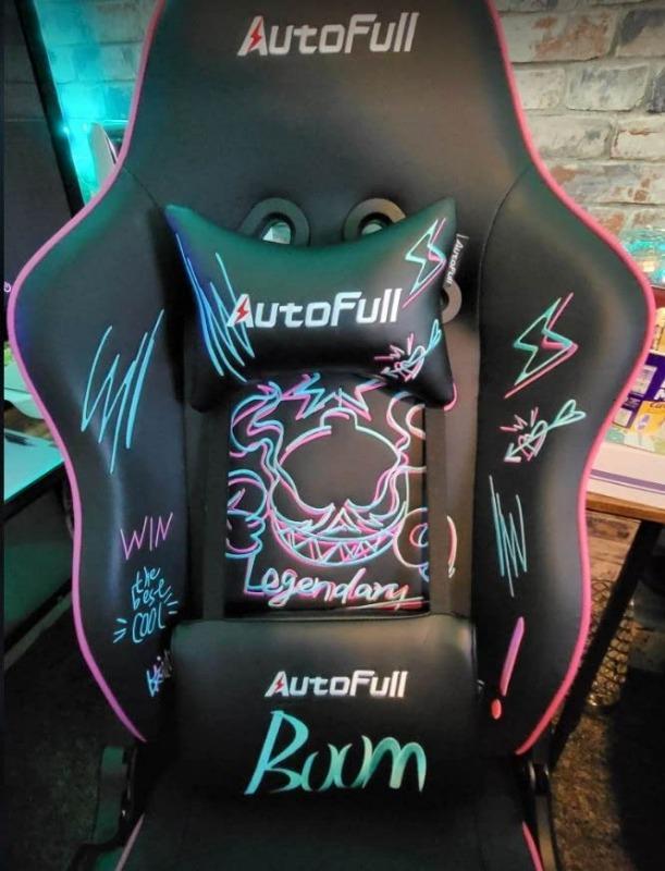 AutoFull C3 Gaming Chair, Graffiti Design - Customer Photo From Anna H.