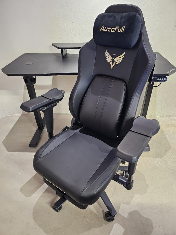 AutoFull M6 Gaming Chair Pro, with Footrest - Customer Photo From Mr W.