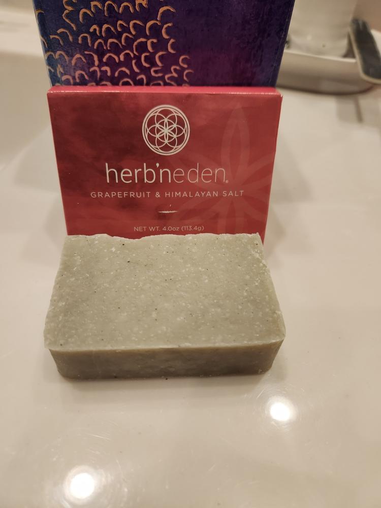 Grapefruit & Himalayan Pink Salt Bar Soap - Customer Photo From Sandra Vigil