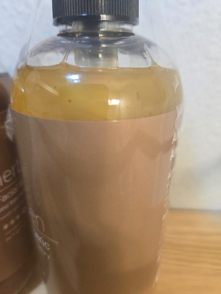 Tea Tree & Turmeric Facial Wash - Customer Photo From Rafael Barajas