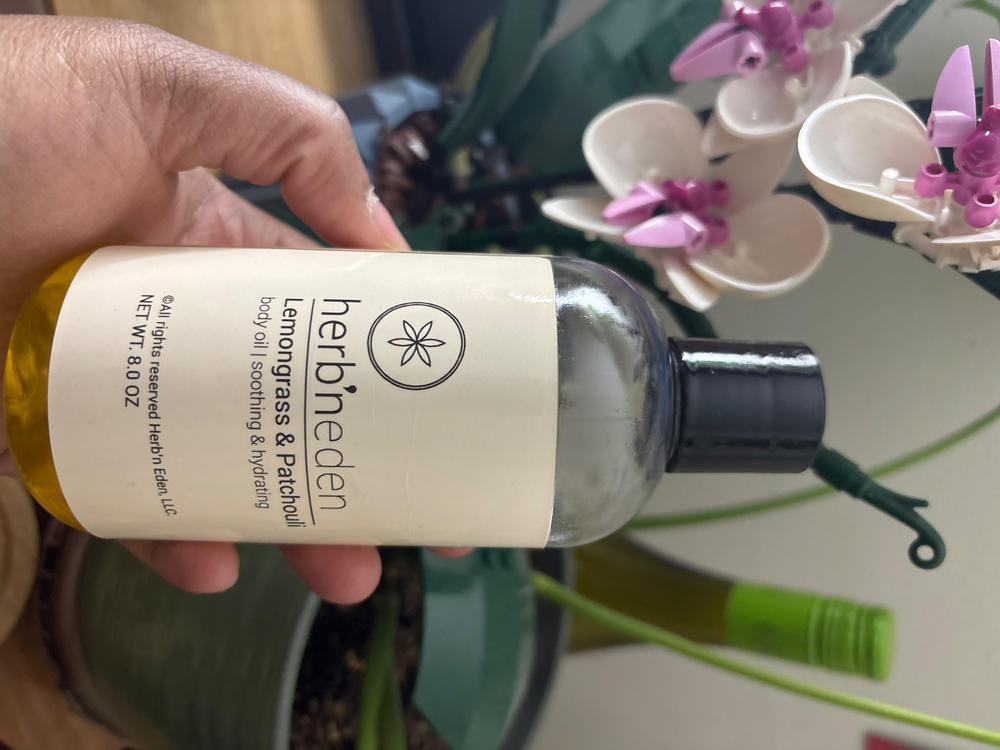 Lemongrass & Patchouli Body Oil - Customer Photo From Vanessa Mac-Henry