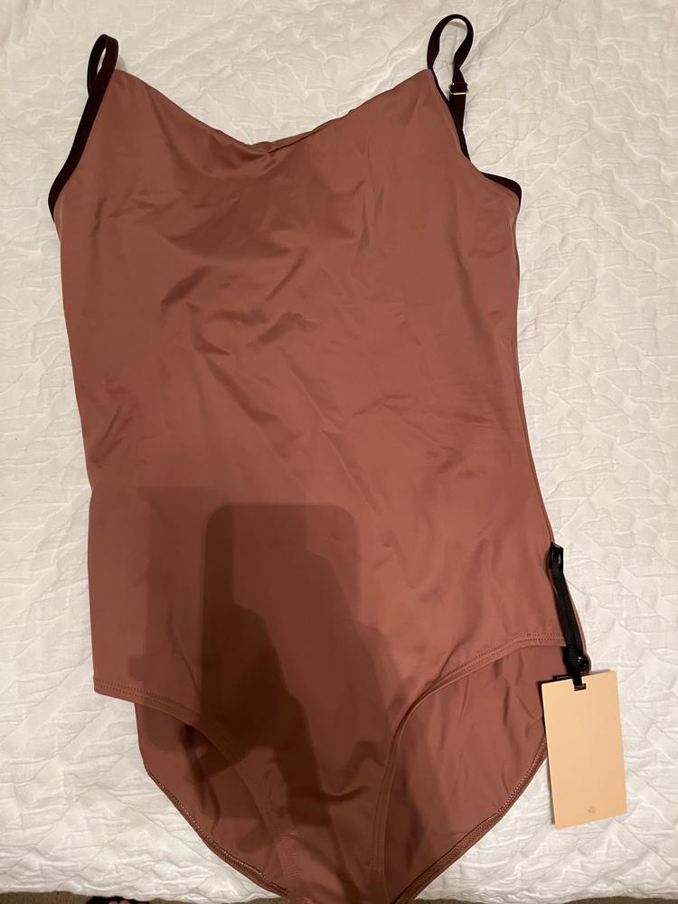 MELINDA LEOTARD - Customer Photo From Adri