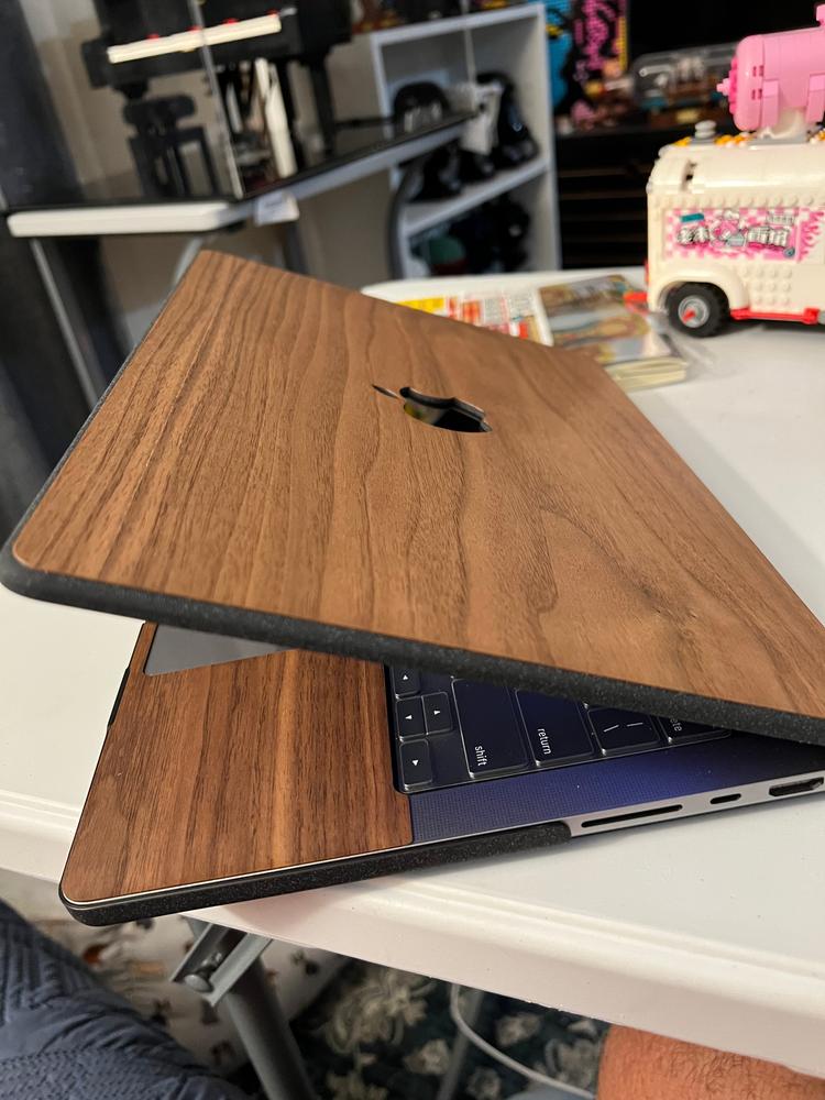 MacBook Wood Case - Customer Photo From Wilberto. V