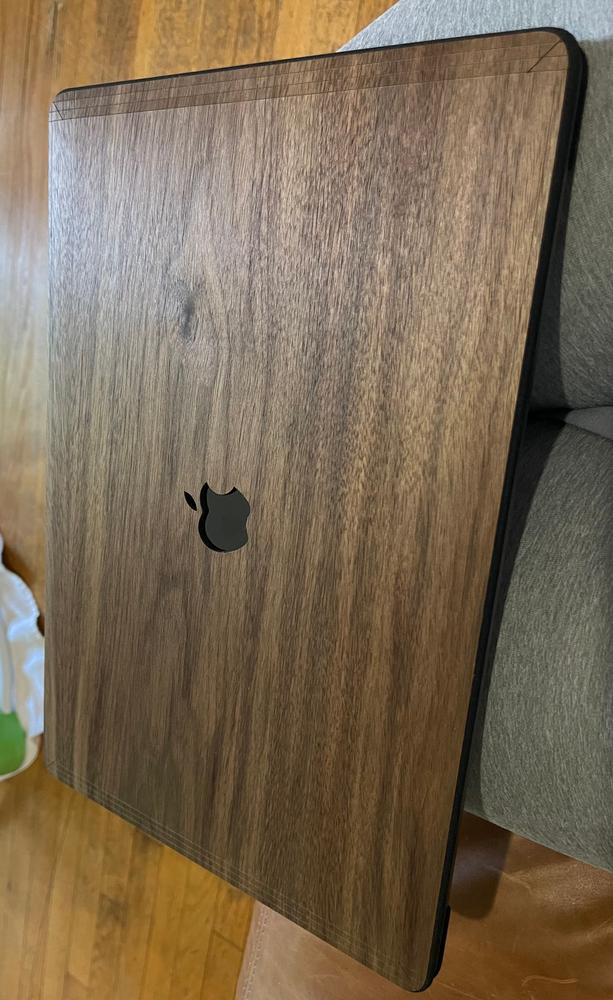 MacBook Wood Case - Customer Photo From Faith Fantauzzi