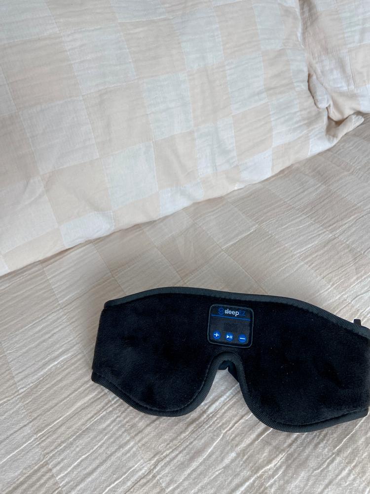 Dreamy Sounds Sleep Mask - Customer Photo From Samantha 