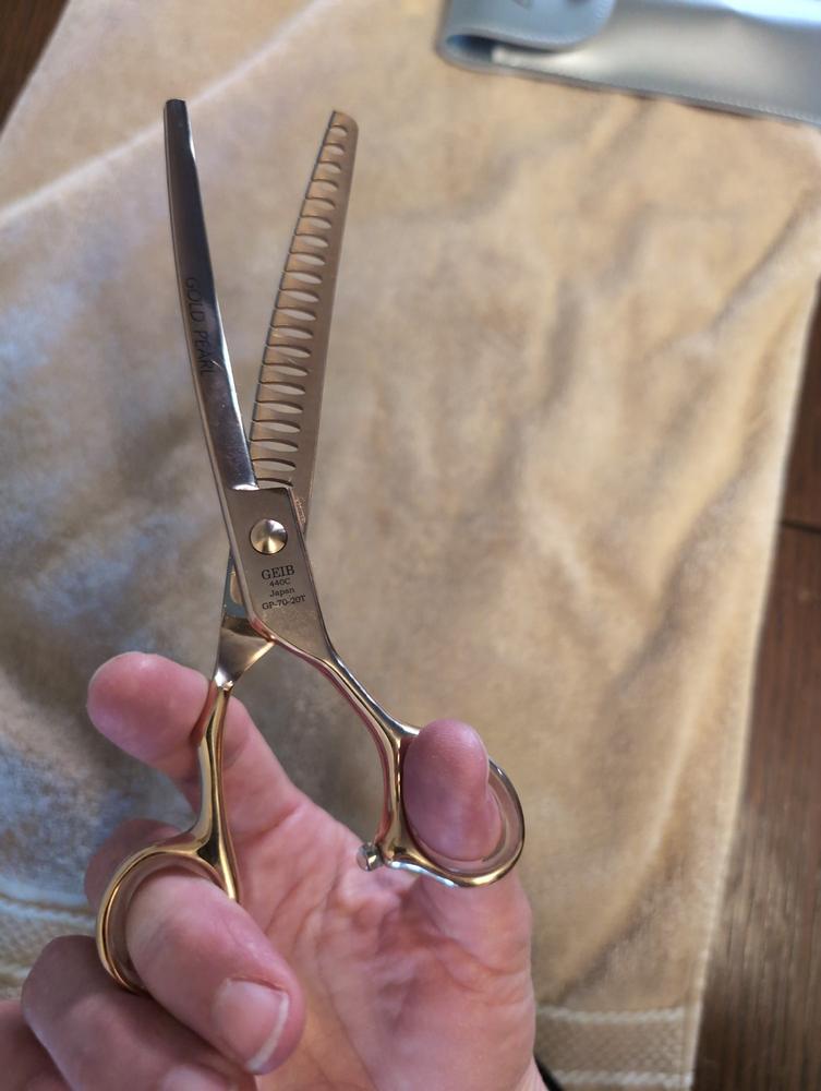 Geib Gold Pearl Shears - Curved Chunkers (Sculpting & Finishing) Right - Customer Photo From Dena Wilkinson