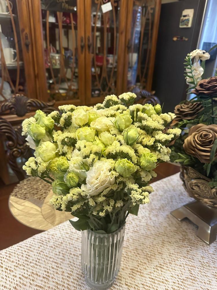 Lisianthus + Statice — Fresh Lisianthus and Statice Flower Bouquet
