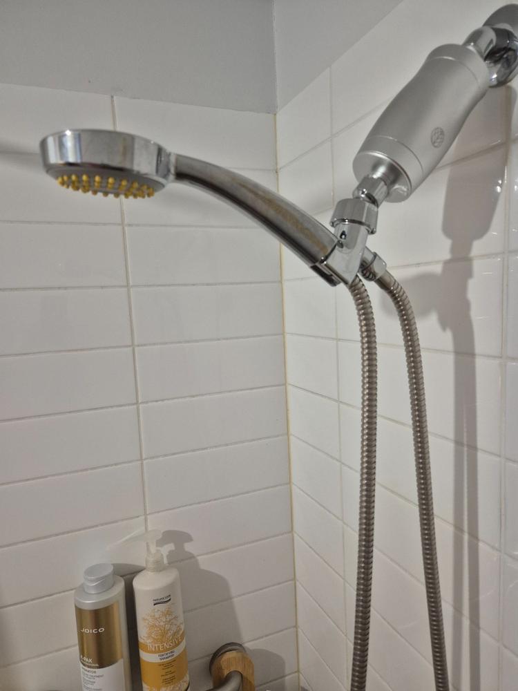 Premium Shower Filter Water Purifier & Water Softener - Silver - Customer Photo From Louise Warwick