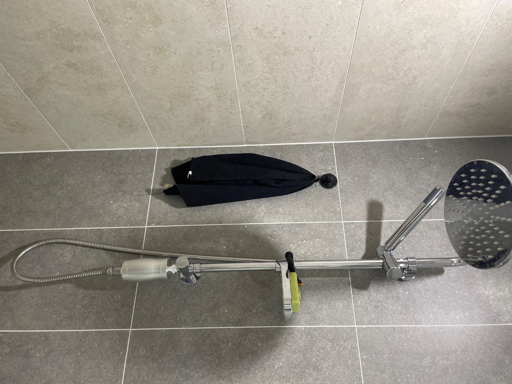 Premium Shower Filter Water Purifier & Water Softener - Silver - Customer Photo From Gina Bloomfield