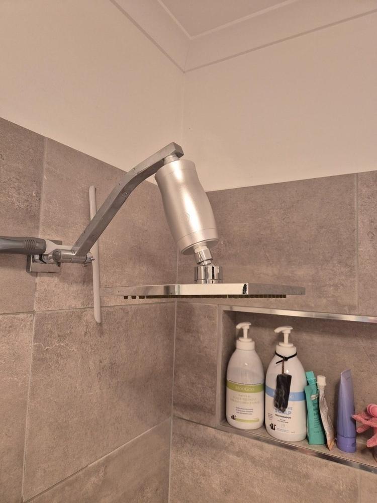 Premium Shower Filter Water Purifier & Water Softener - Silver - Customer Photo From Diana Stuchbree