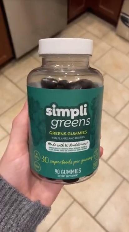SimpliGreens Gummies (Daily Greens and Superfoods) - Customer Photo From Hansika