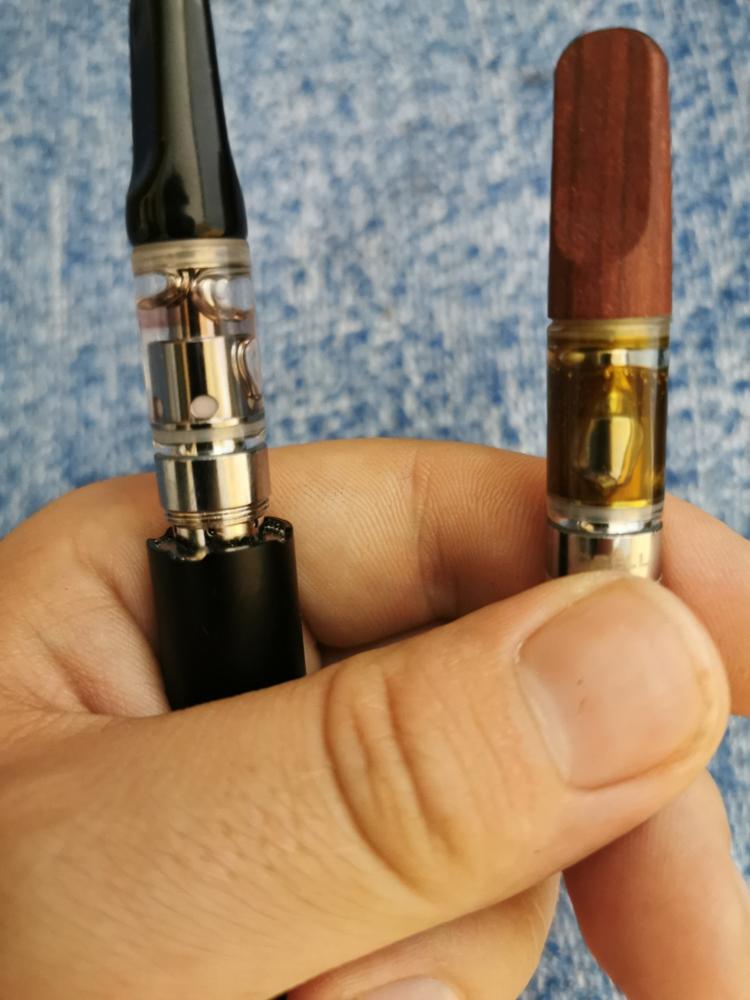 CCell TH2 Oil Cartridge - Customer Photo From Devon Hoffman