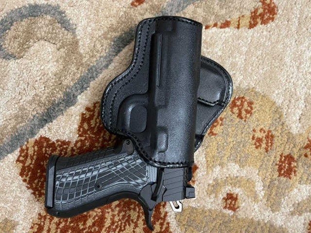 PD - Paddle Leather OWB Gun Holster - Customer Photo From Eddie Mabe