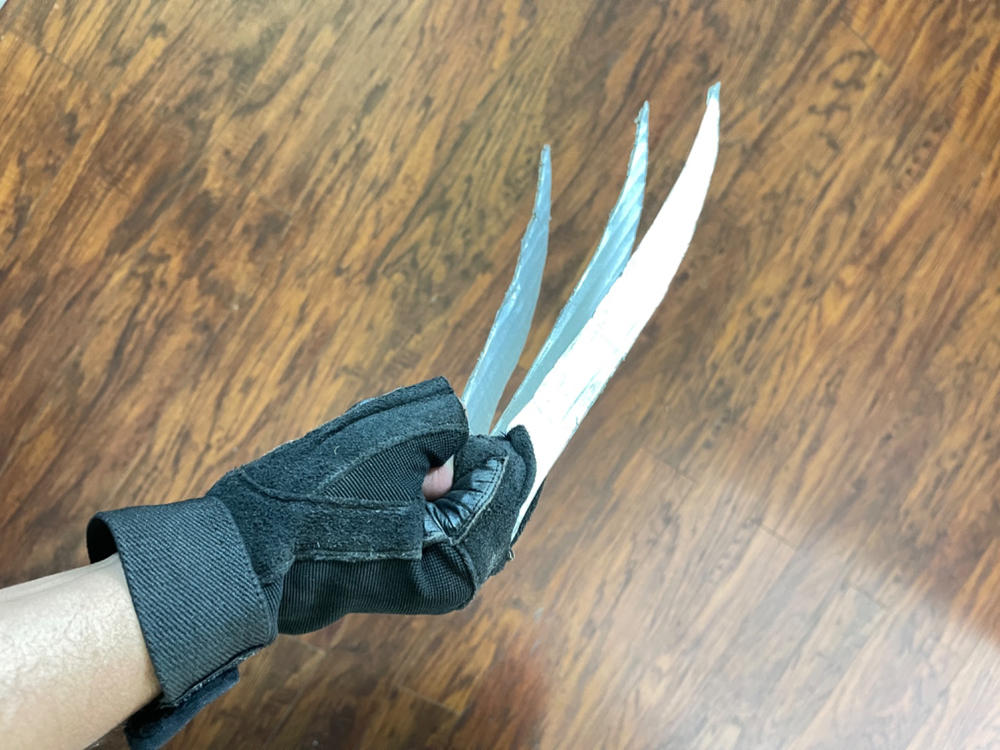 Wolverine Claws TEMPLATES for cardboard DIY - Customer Photo From Ellery Aguayo