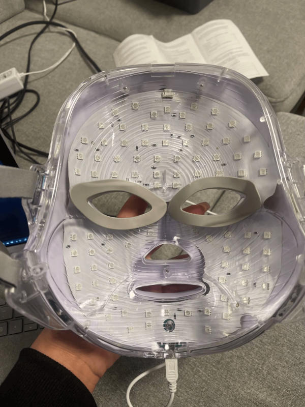 VOTAYO Smile - LED Maske für eine strahlende Gesichtshaut - Customer Photo From Julia H.