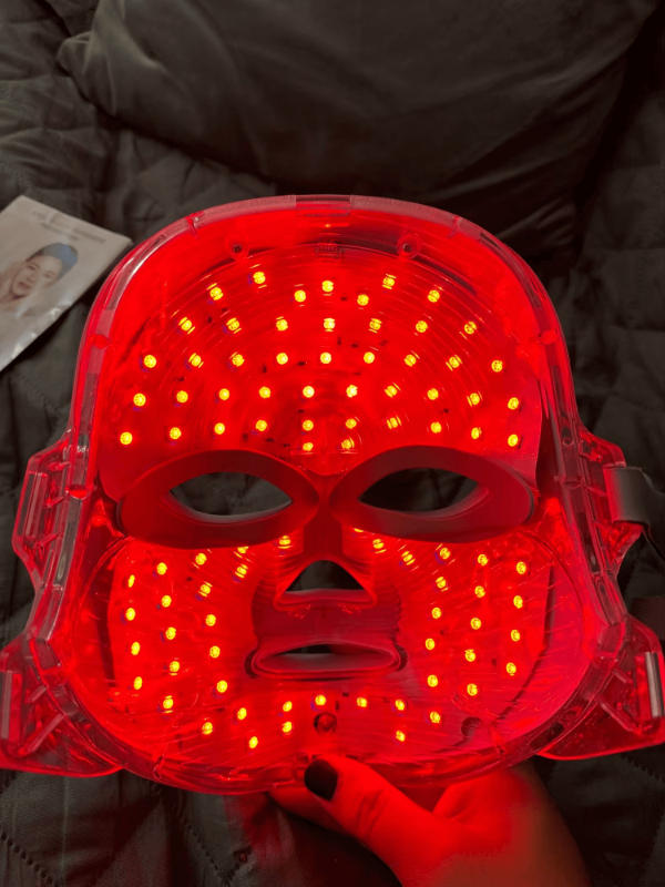 VOTAYO Smile - LED Maske für eine strahlende Gesichtshaut - Customer Photo From Patricia E.