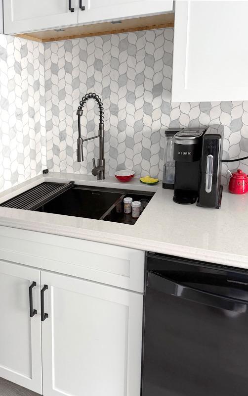 White Gray Marble Leaf Mosaic Backsplash Tile - BA6316 - Customer Photo From Gail Moran