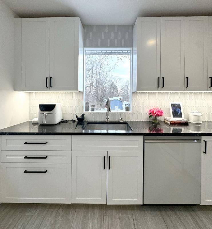 Glass Pearl Picket Backsplash Tile - BA6701 - Customer Photo From Karen 