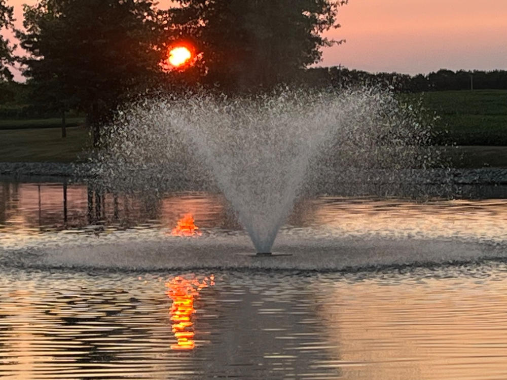 Scott Aerator DA-20 Display Pond Aerator Fountain - Customer Photo From Wayne Fox