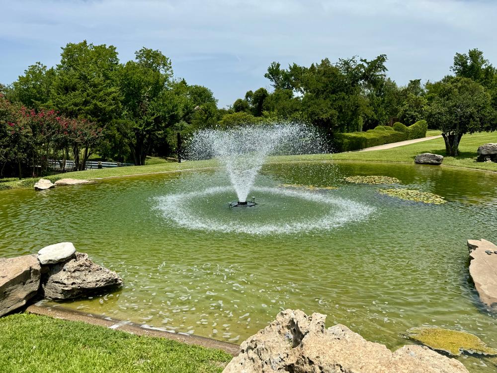 Scott Aerator DA-20 Display Pond Aerator Fountain - Customer Photo From Steve Lanier