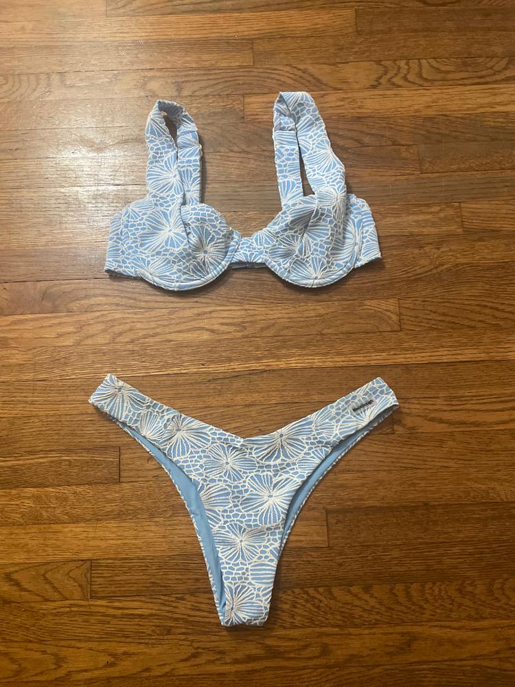 Tiana Top in Baby's Breath - Underwire Bikini | Blackbough Swim