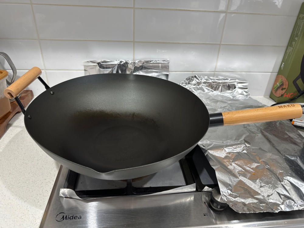 MAKO Black Steel 14 Wok Kit - Customer Photo From Arturo Aquino