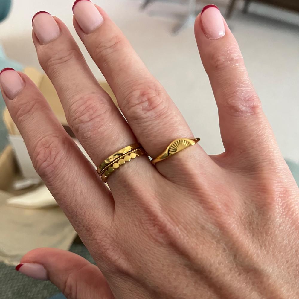 Sunrise ring