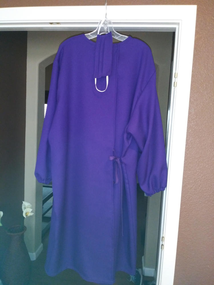 Isolation Gown - Customer Photo From Gwen Akins