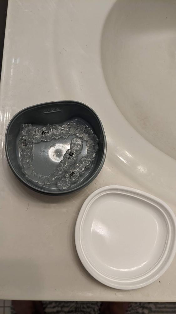 Invisalign™ Cleaning System - Customer Photo From YUTE WU