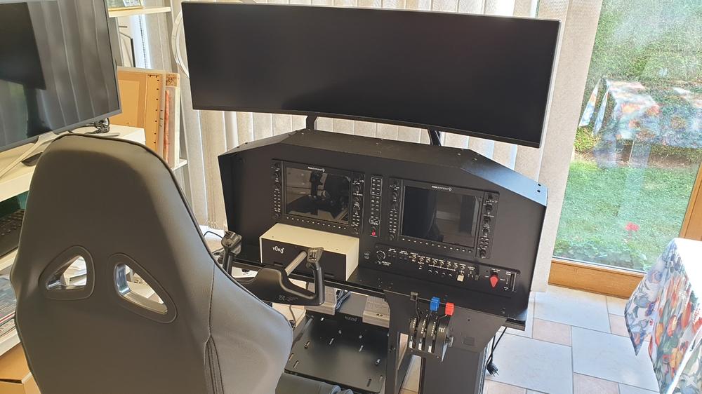 RealSimGear - G1000 Package - Customer Photo From Alain Leroux