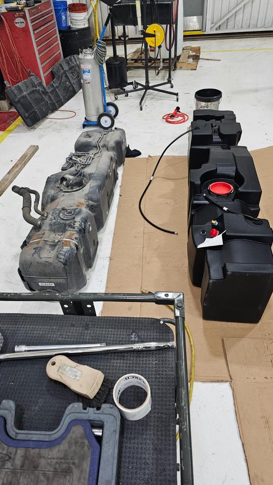 68 Gallon Replacement Fuel Tank for 2017-2025 Ford F-250 / F-350 / F-450 Powerstroke 6.7L Crew Cab Long Bed - Customer Photo From Marc Gillespie