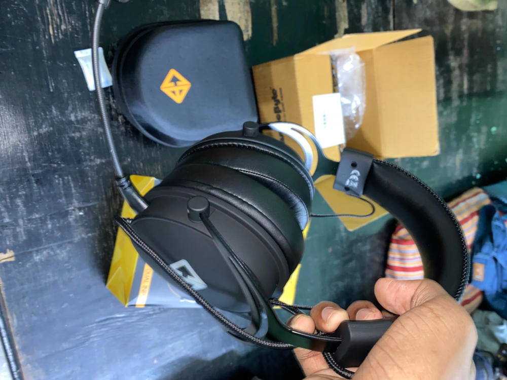 Cosmic Byte Equinox Phobos 7.1 Surround RGB Dual Input Gaming Headset - Customer Photo From Jagadish Kesari