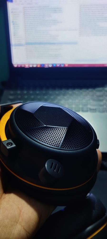 Cosmic Byte Equinox Kronos Wireless Gaming Headset, 5.8Ghz with Dolby Atmos - Customer Photo From Anand S.
