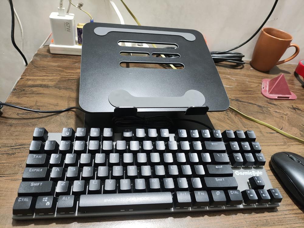 Cosmic Byte LS100 Aluminum Laptop Stand - Customer Photo From Anuj Agarwal