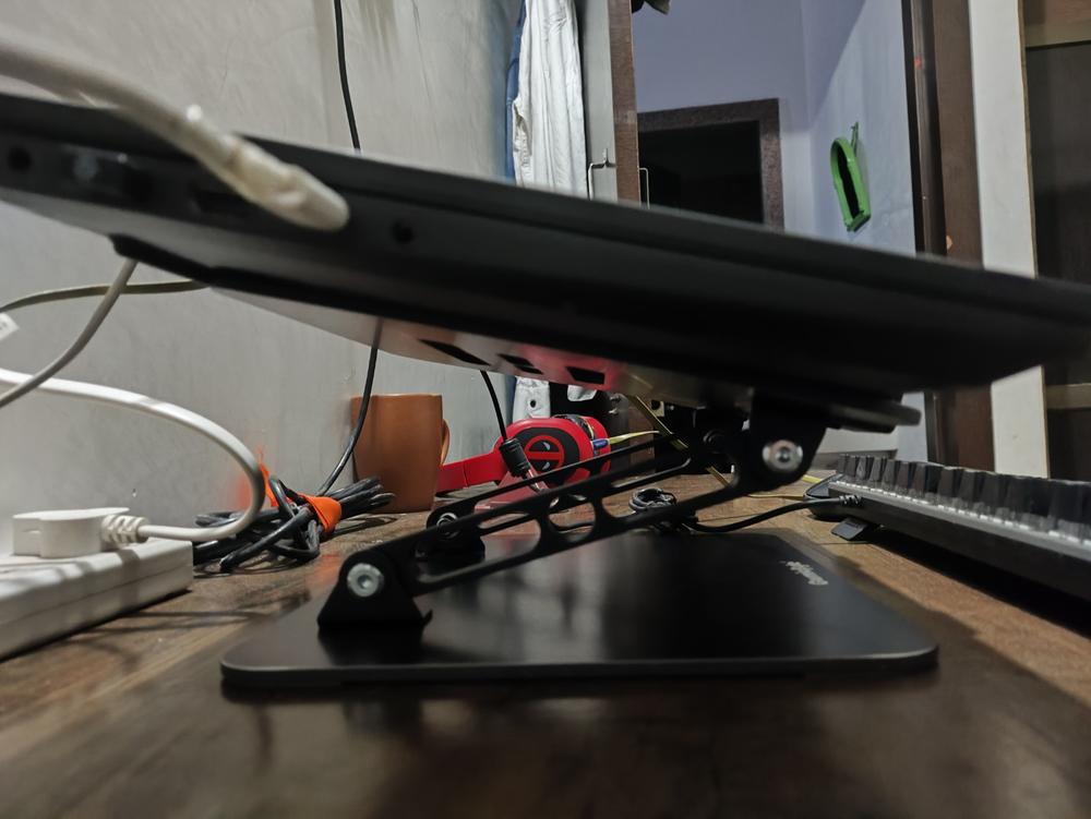 Cosmic Byte LS100 Aluminum Laptop Stand - Customer Photo From Anuj Agarwal