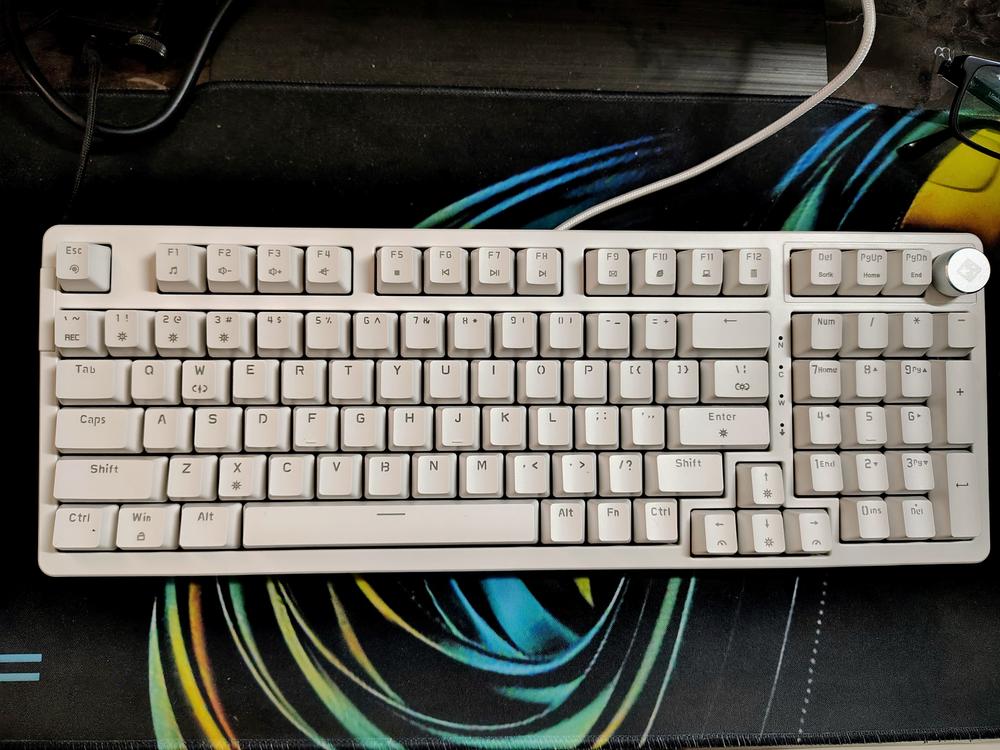 Cosmic Byte Phantom Gasket Mechanical Wired Swappable Keyboard with PreLubed Switches - Customer Photo From Abhinav Anand