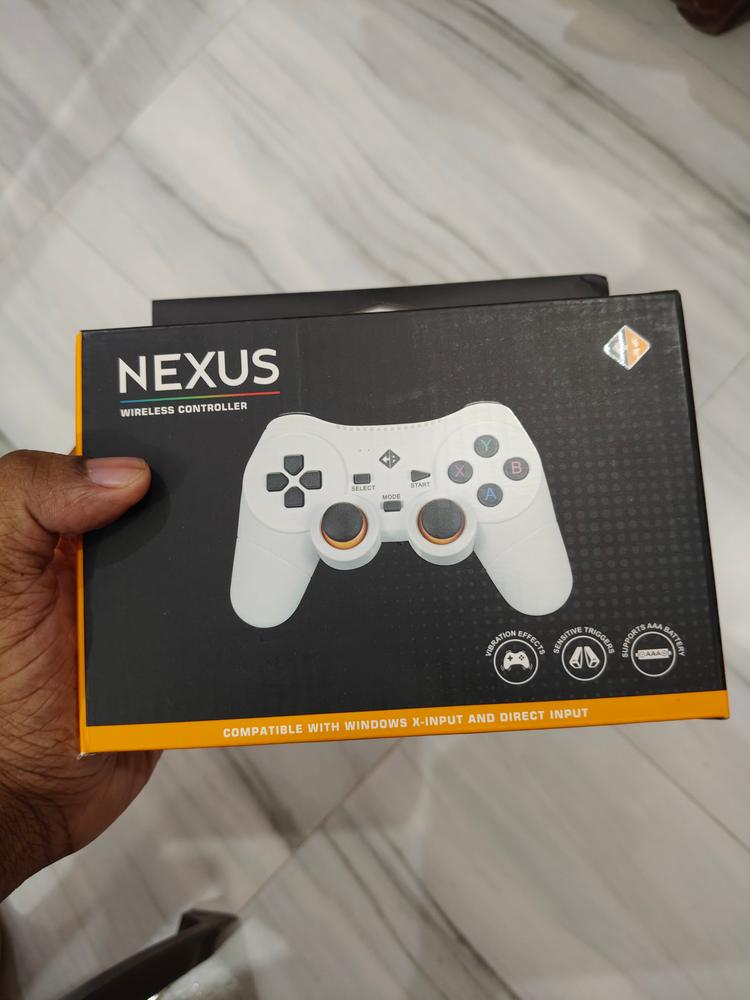 Cosmic Byte Nexus Wireless Controller for PC, AAA Removable Battery - Customer Photo From Piyush khan 