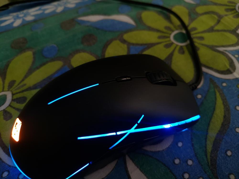 Cosmic Byte Gravity Lightweight RGB 6400 DPI Gaming Mouse with Sunplus IT 6651 Sensor, Software - Customer Photo From Tanmay M.
