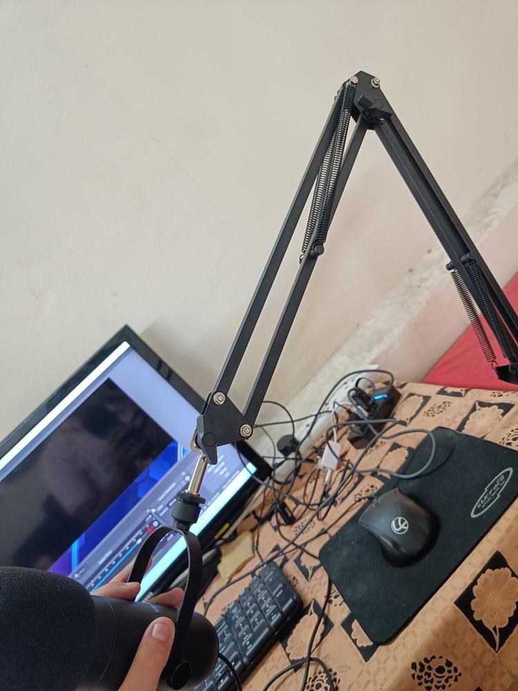 Cosmic Byte Desk Arm Mount with POP Filter for Deimos RGB Microphone, Microphone not included (Black) - Customer Photo From Rayyan Y.