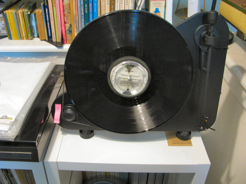 Clearaudio Clever Record Clamp - Customer Photo From Chris Mangelly