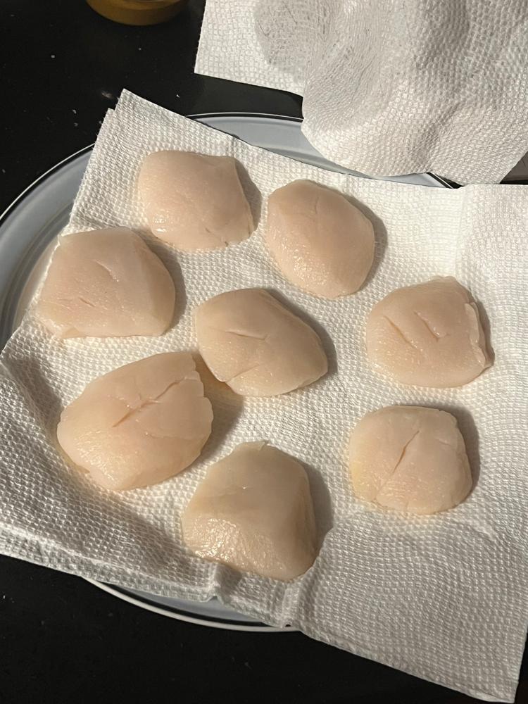 Colossal Boston Dry Scallops | U-8 - Customer Photo From Al