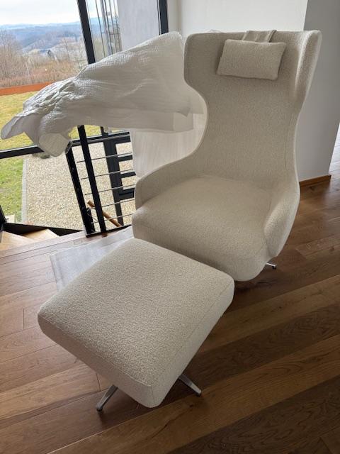 Grand Repos and Ottoman - Customer Photo From Belinda Ann